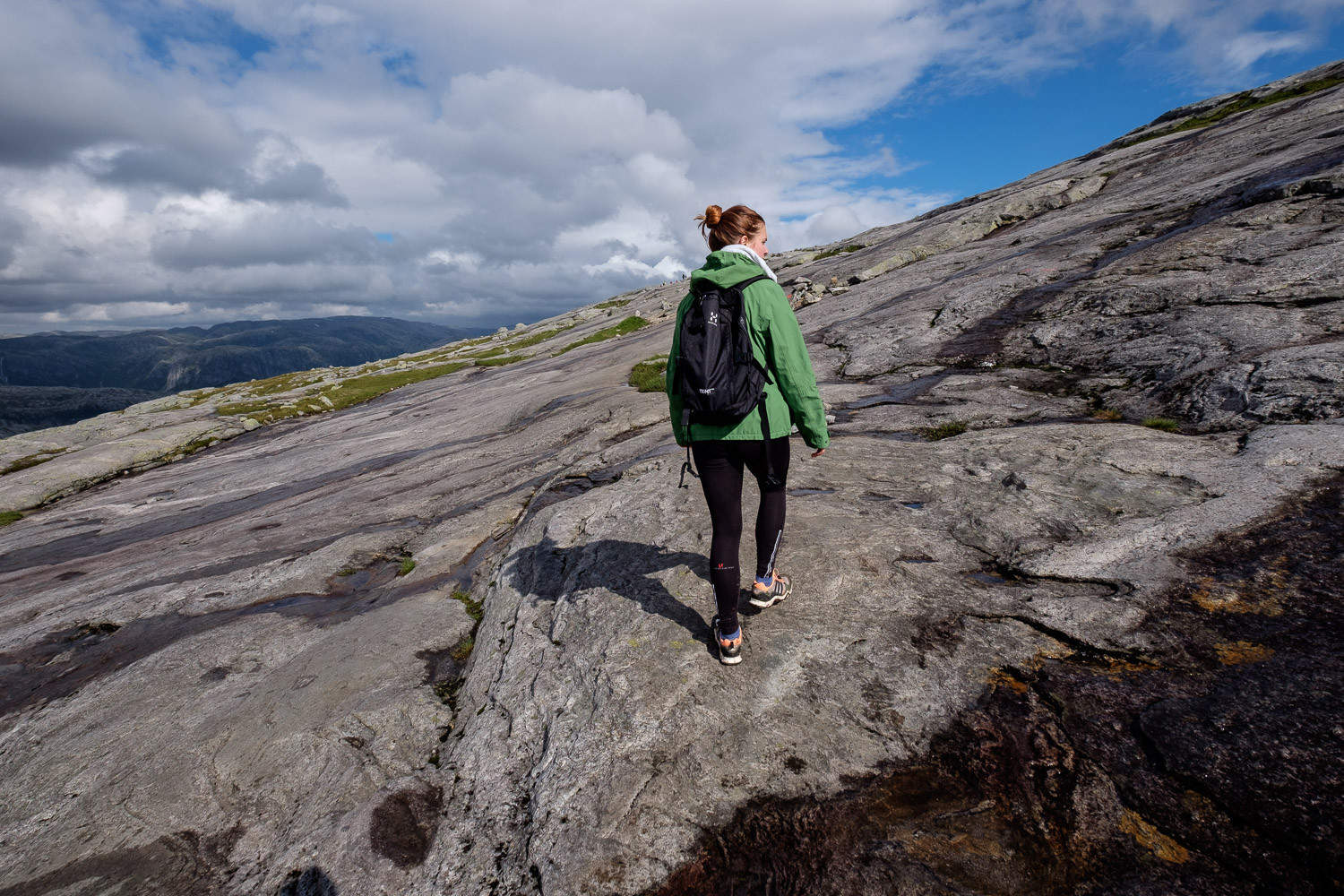 Norwegen: Kjerag Wanderung am Lysefjord - Family on Tour